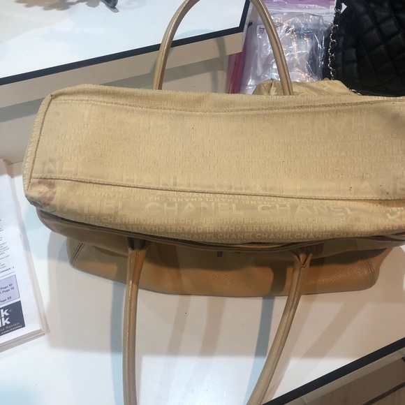 Authentic Tan CHANEL 2.5 East Executive Tote Purse - Picture 3 of 8